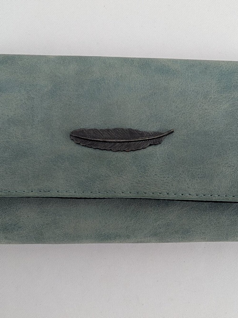 Women's Wallet Green Faux Leather Silver Leaf Accent Trifold Clear ID Pocket